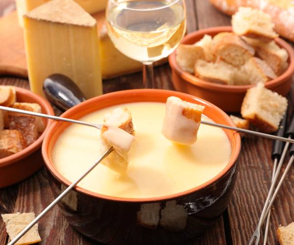 fondue with wine