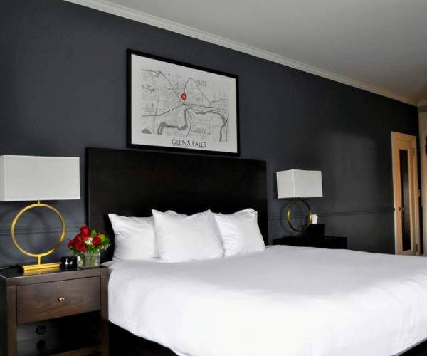 Queensbury hotel room