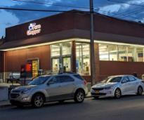 exterior of lake george price chopper at night