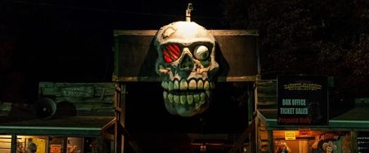entrance to Double M Haunted Hayrides