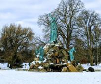 monument in washington park in albany in winter