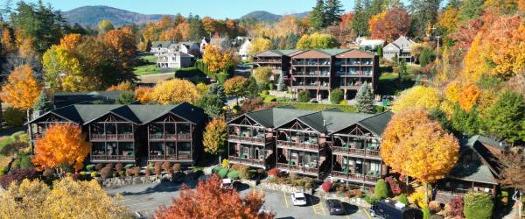 lodges at cresthaven in fall
