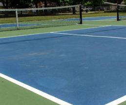 a blue pickleball court