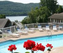 motel by lake george with pool