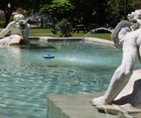 spit and spat statues in congress park