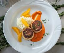 artfully plated crab cakes