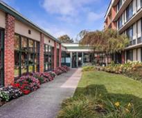 holiday inn exterior