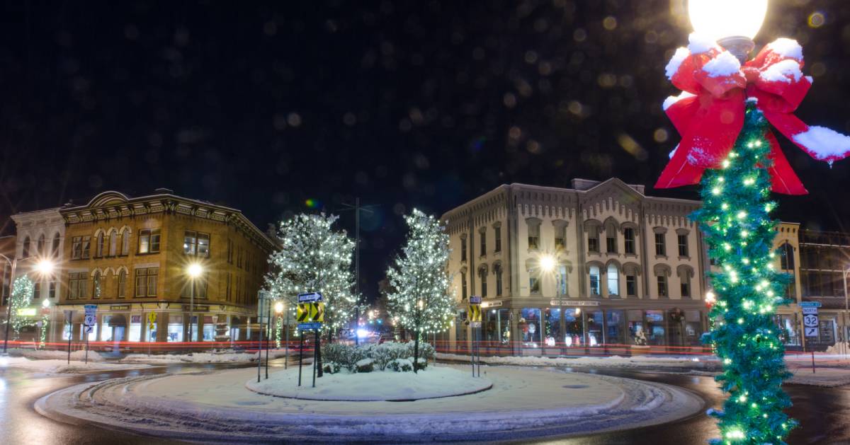 winter holiday scence downtown