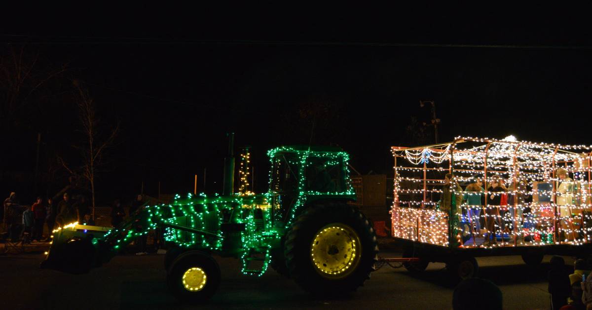 Madera Candlelight Christmas Tractor Parade 2022 Discover Top Holiday Events & Activities In The Countryside Near Glens  Falls, Ny