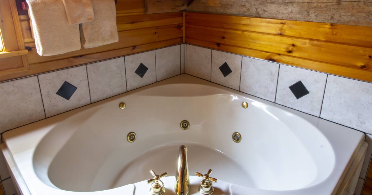 a jacuzzi tub in a bathroom