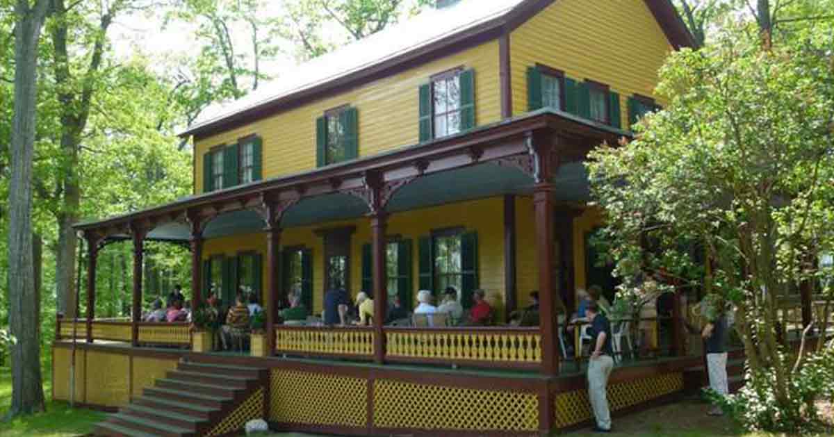 people visiting grant cottage