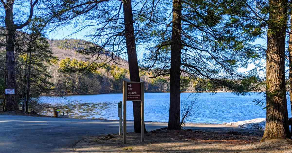 boat launch sign in a park