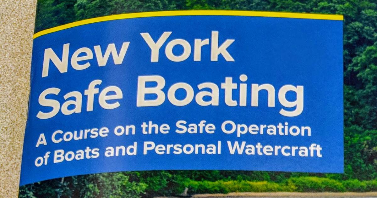 cover of New York Safe Boating pamphlet