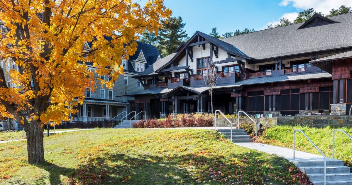 9 Book-Direct Lake George Resorts | Hidden Gems in Lake George, NY