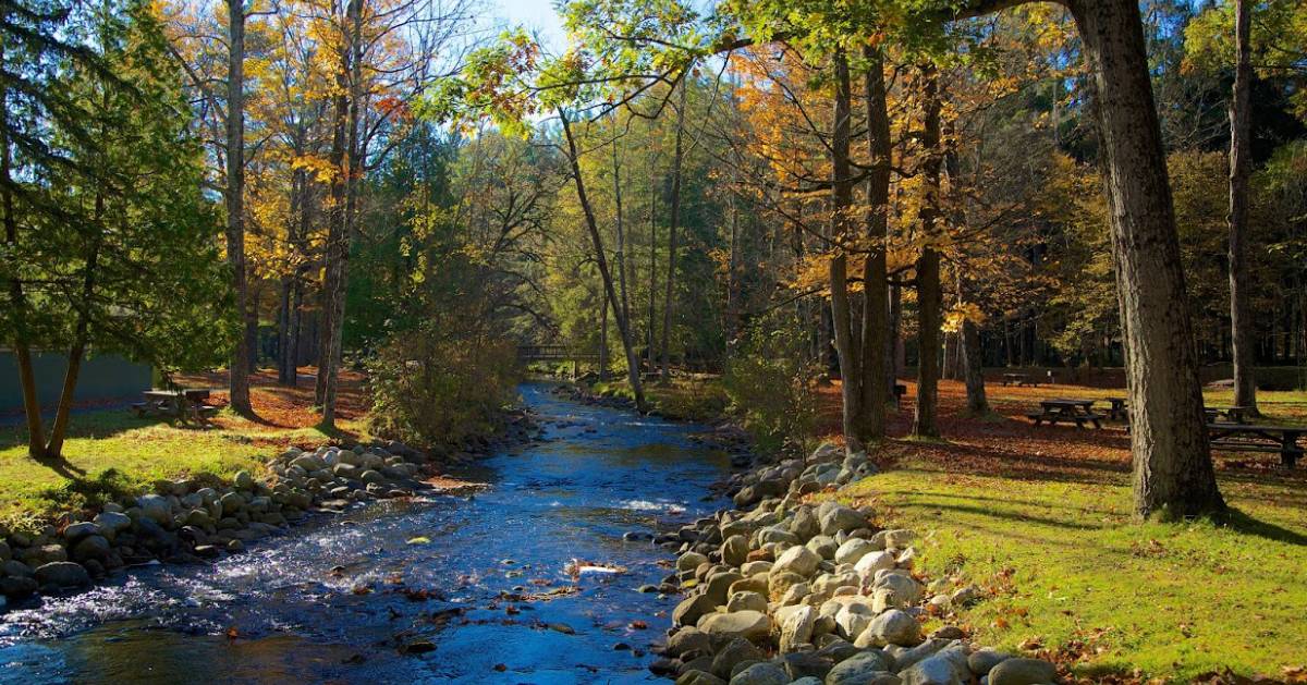 Why You Should Visit Saratoga Springs NY In The Fall