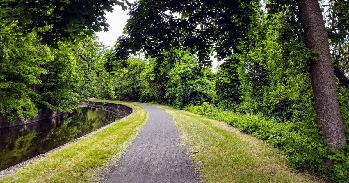 feeder canal trail