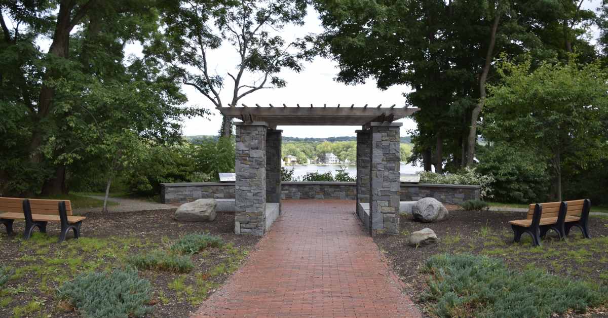 stone archway at saratoga lake