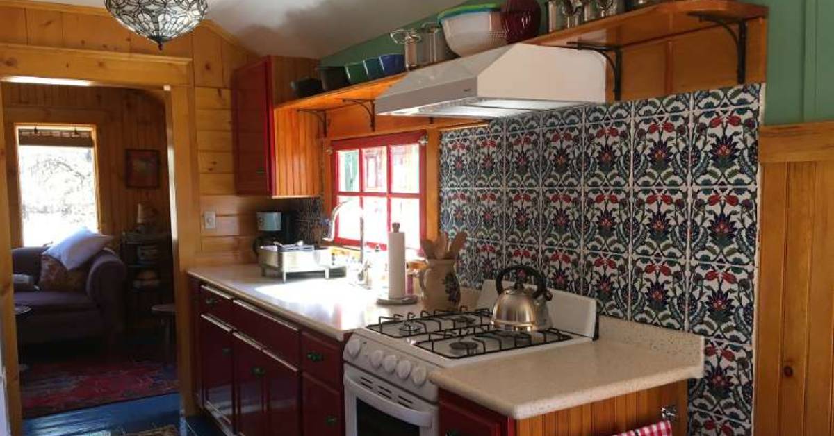 quaint cottage kitchen