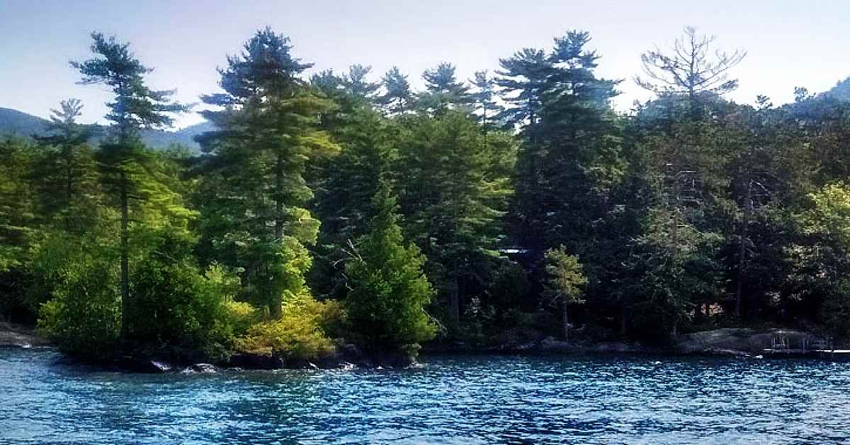 hudson river islands from the water