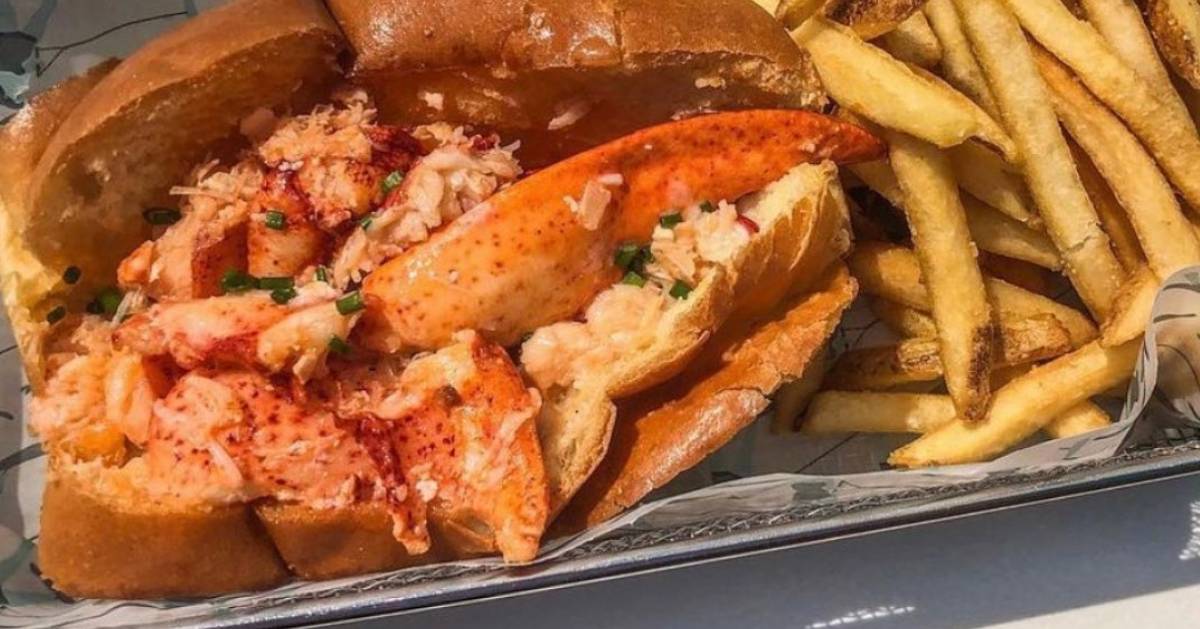 lobster roll with fries