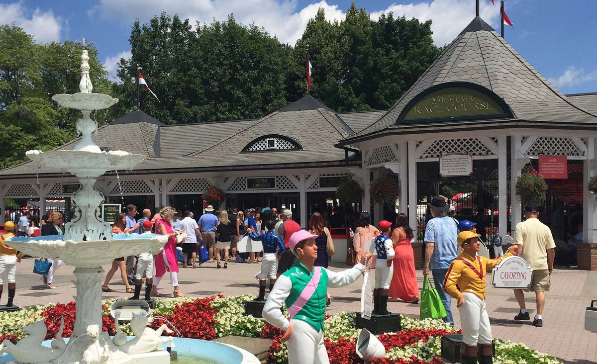 gates of saratoga race course