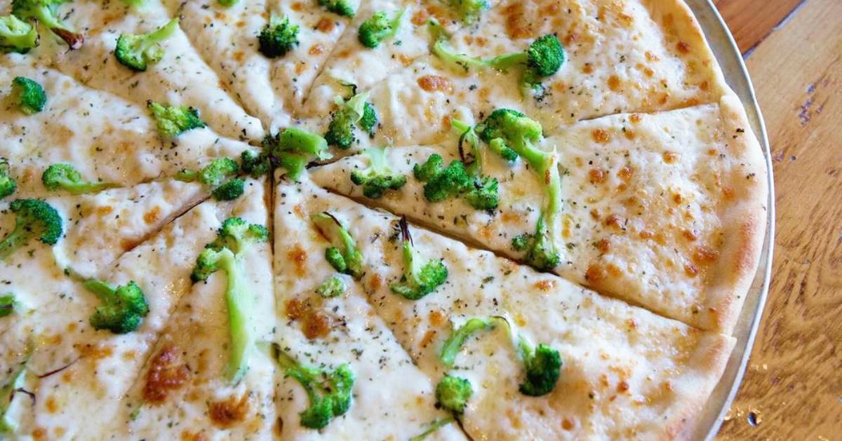 white broccoli pizza