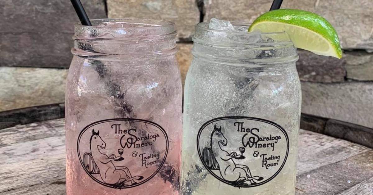 two drinks in mason jars at saratoga winery