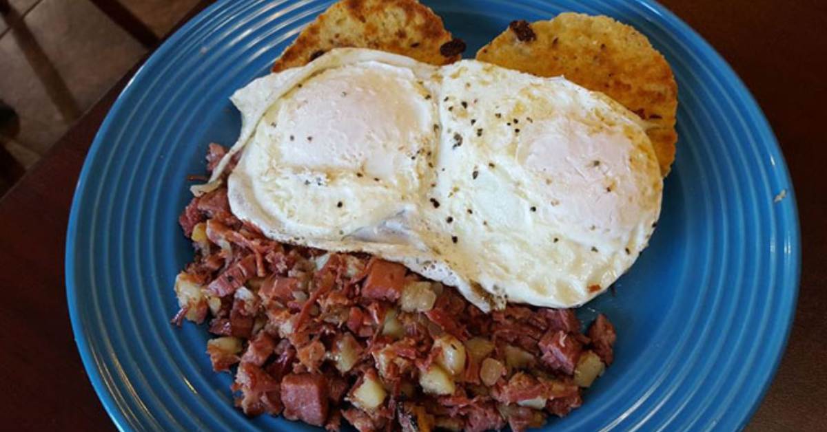two eggs and corned beef hash
