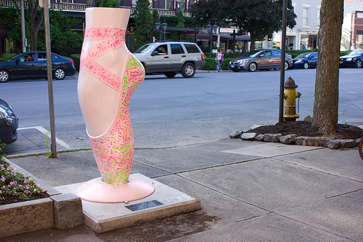 ballet shoe statue on broadway