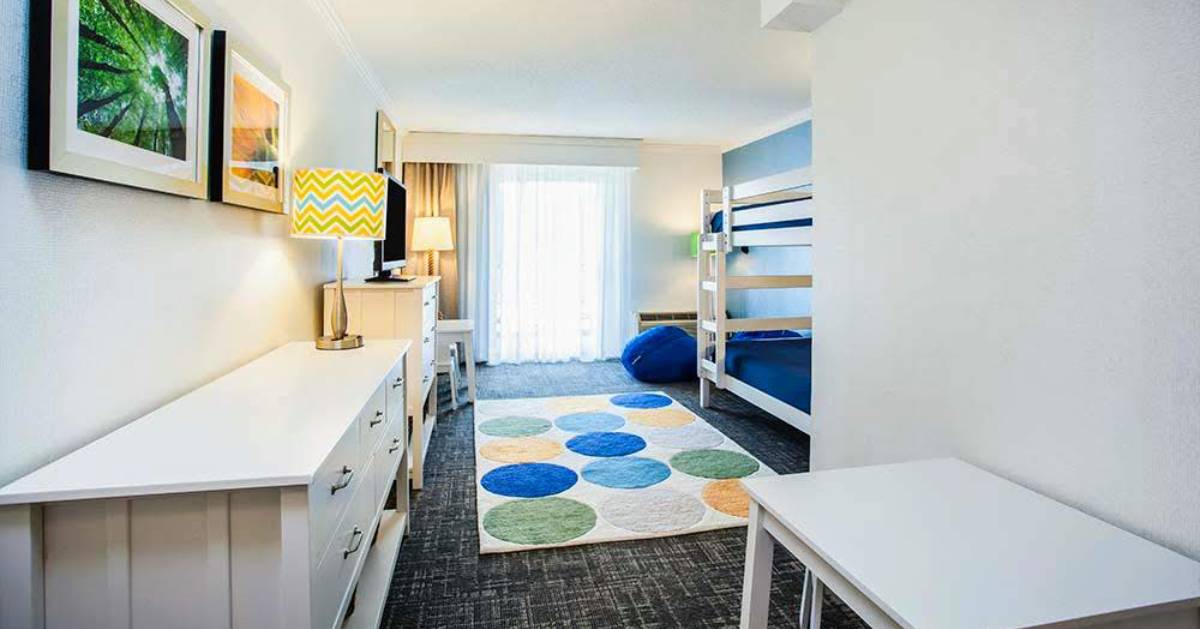 kids hotel suite with bunk beds
