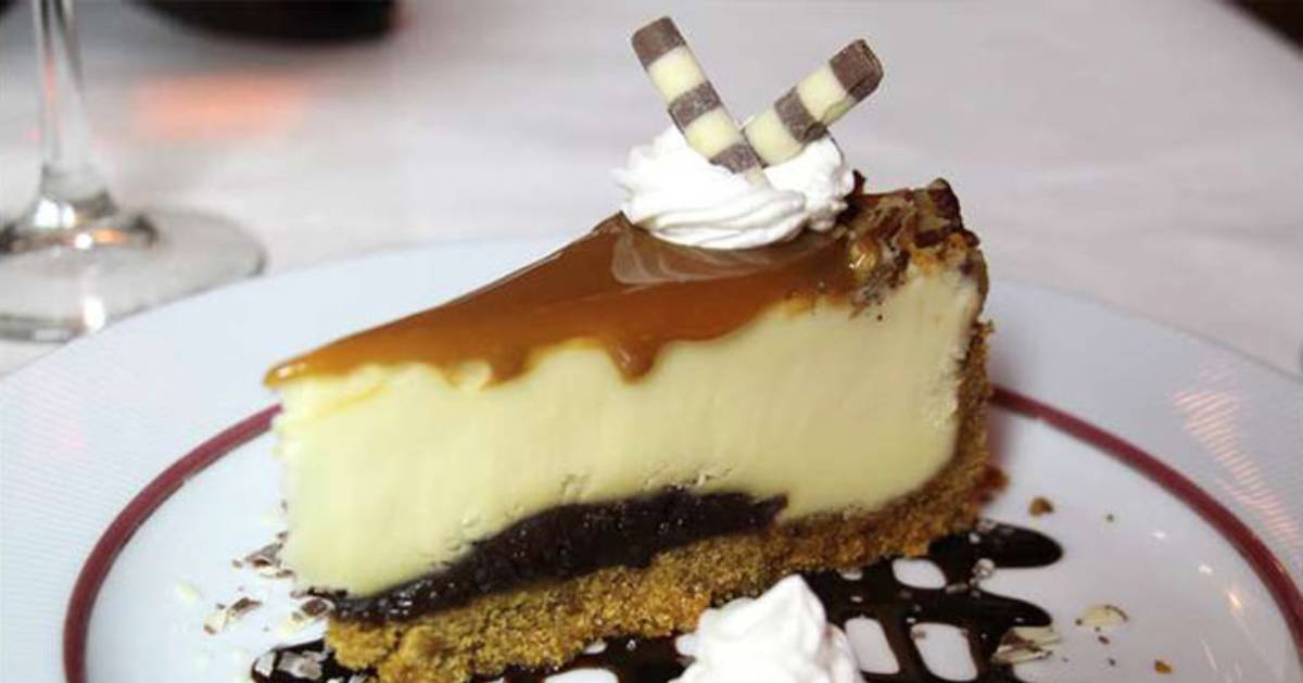 cheesecake with sauce
