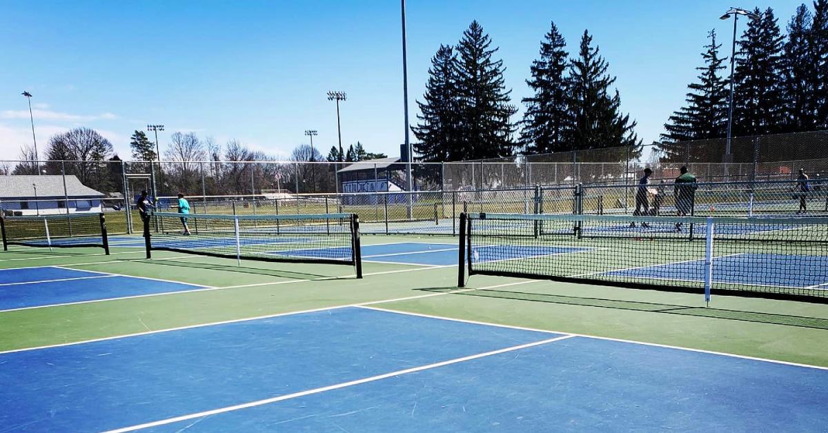 outdoor pickleball court