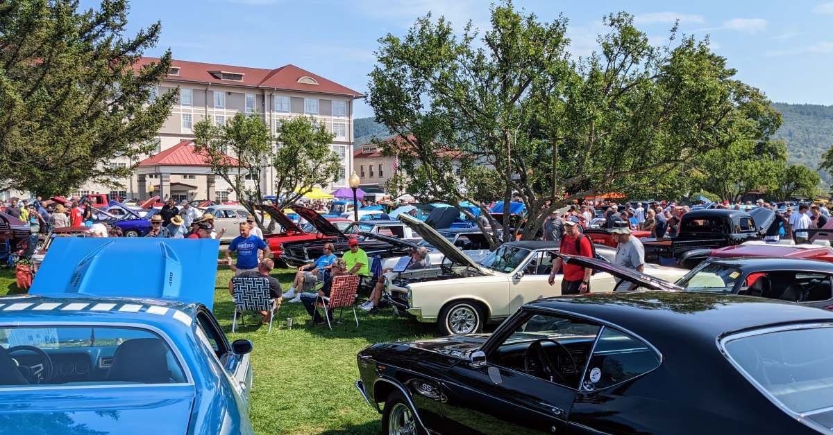 car show on fort william henry hotel lawn
