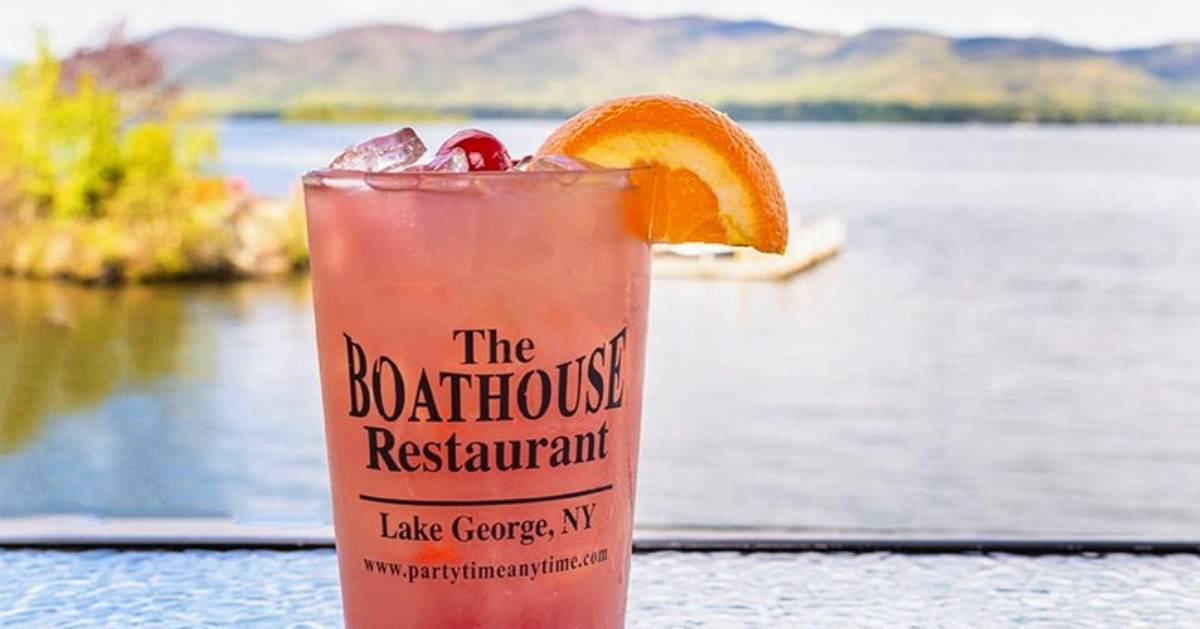 Boathouse Restaurant drink by lake