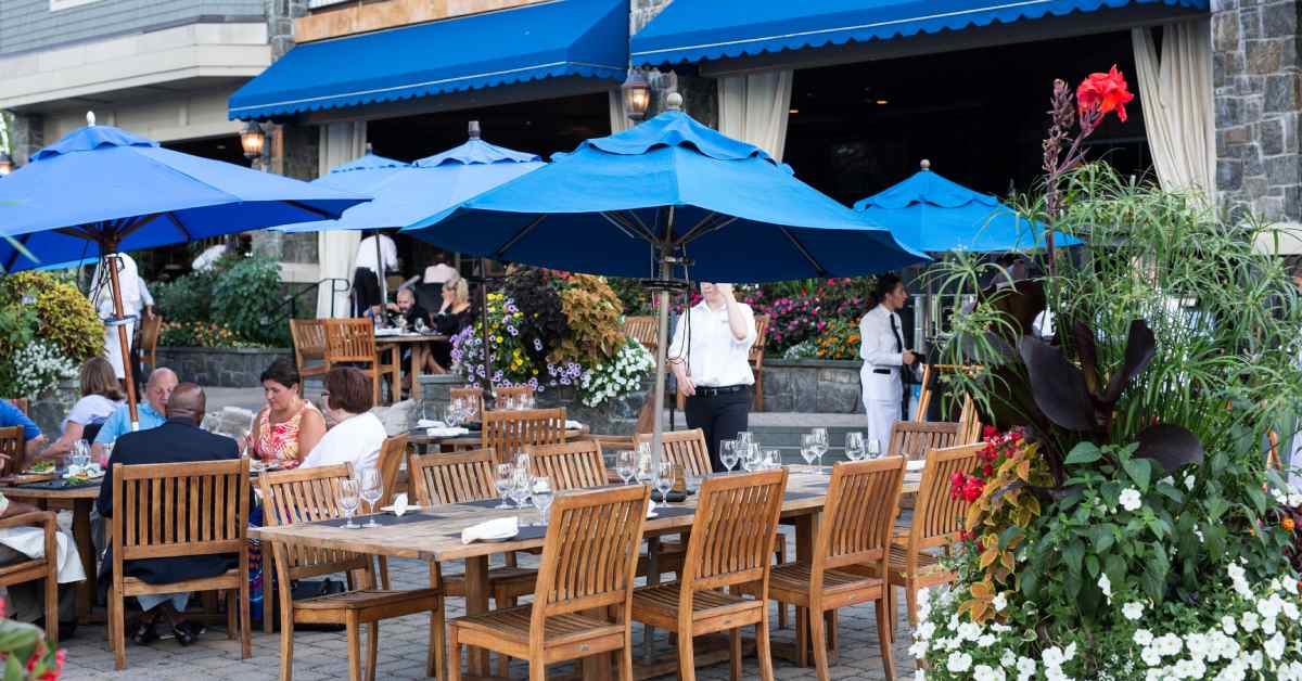 guests enjoy outdoor brunch at the saratoga national golf club