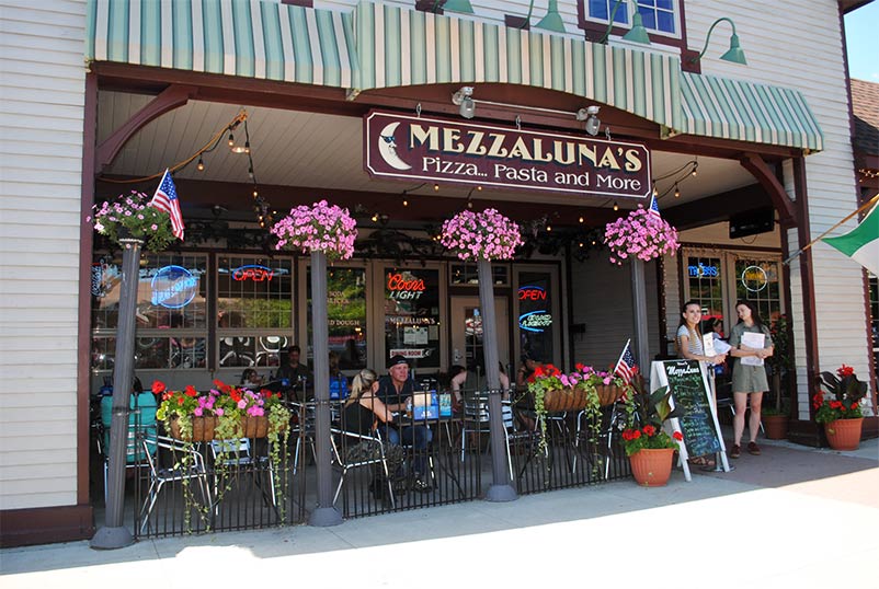 mezzalunas restaurant