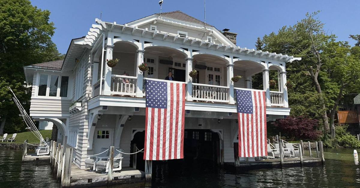 boathouse waterfront lodging