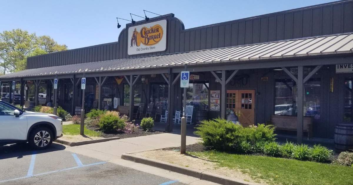 Cracker Barrel entrance