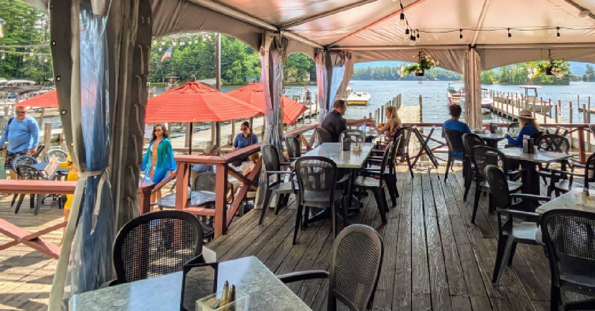 algonquin restaurant patio dining