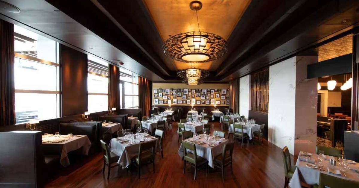 Dukes Chophouse dining room