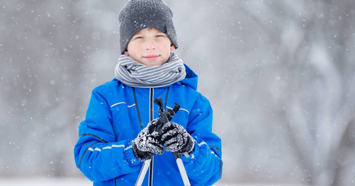 kid with skis