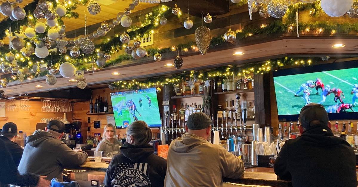 the lagoon restaurant decorated for christmas