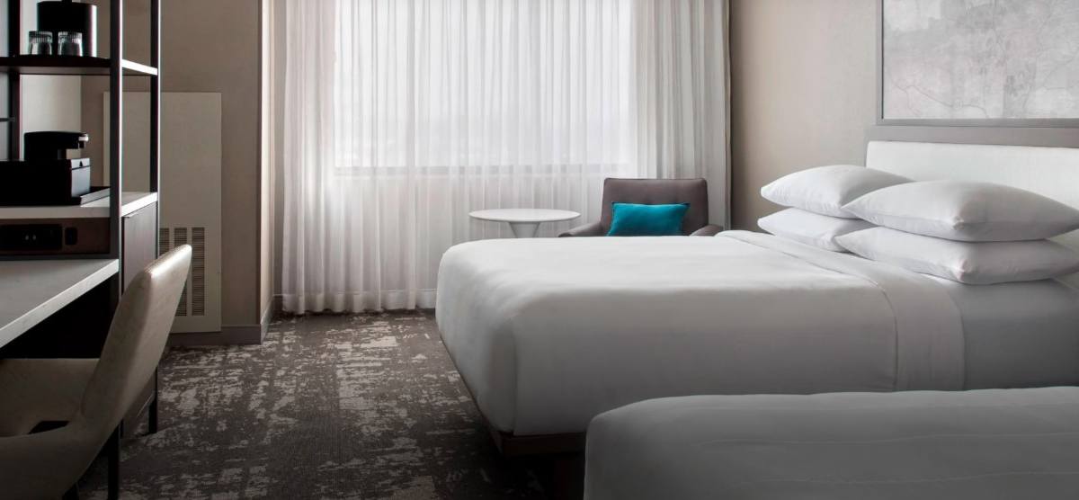 albany marriott hotel room