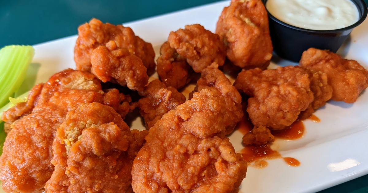 boneless chicken wings with dipping sauce