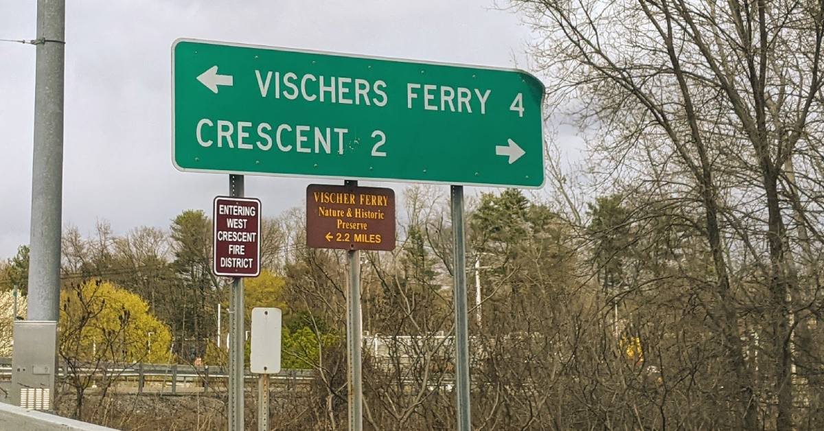 road sign for vischers ferry and crescent