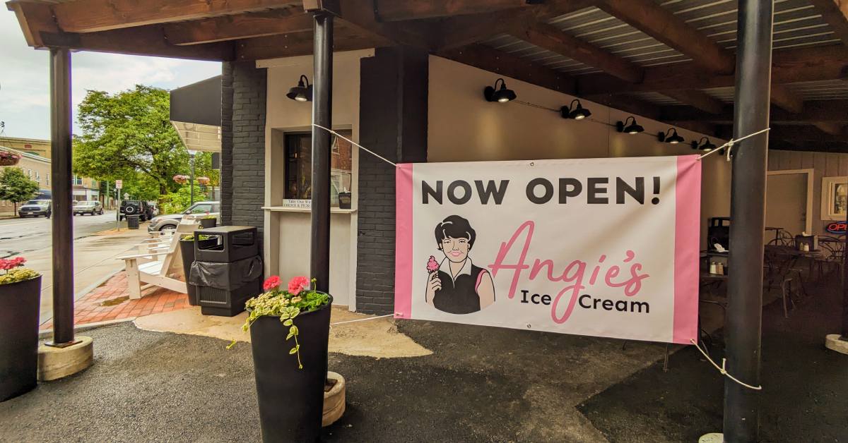 sign that angie's ice cream in glens falls is now open