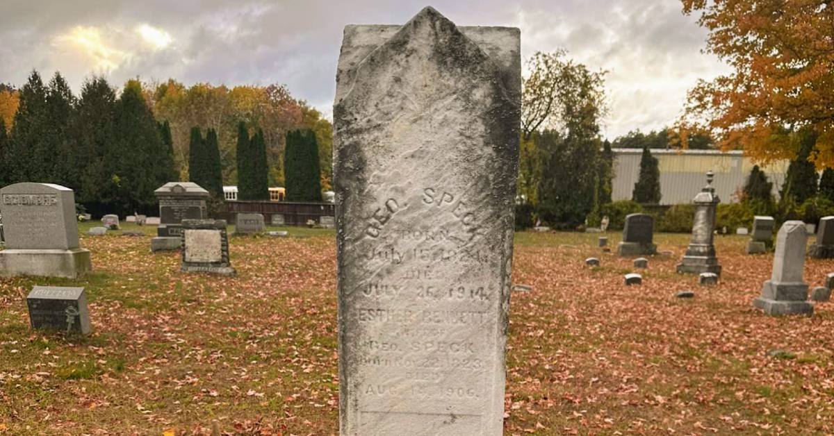 george speck crum's gravestone in cemetery