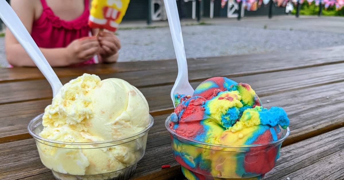 banana cream and rainbow ice cream dishes on picnic table at sprinkles in queensbury