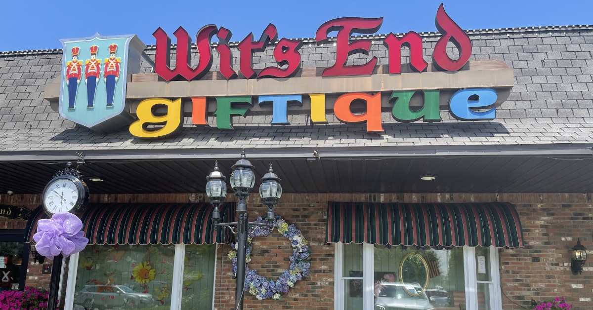 store sign for Wits End Giftique