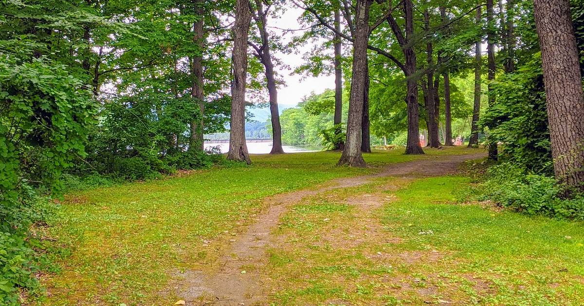 walking path in haviland cove park